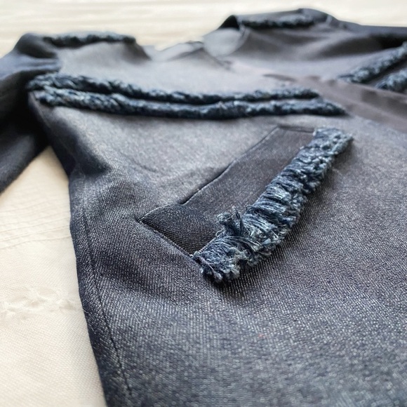 ELIZABETH AND JAMES DARK WASH DENIM FRINGE COLLARLESS JACKET - XS - Picture 6 of 9